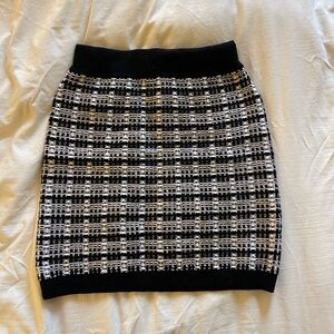 Aritzia Babaton- Monochrome Patterned Pencil Skirt